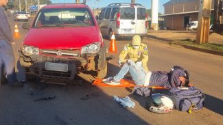 Motociclista sofre ferimentos graves na perna após acidente de trânsito no bairro Brasmadeira