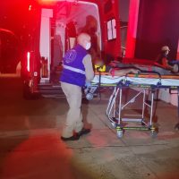 Imagem referente a Jovem cai de telhado de seis metros no Guarujá e vai parar no hospital