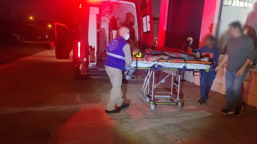 Jovem cai de telhado de seis metros no Guarujá e vai parar no hospital