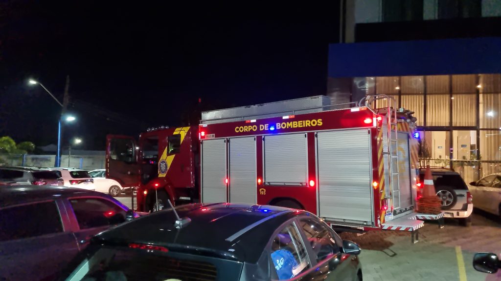Bombeiros são chamados para suposto vazamento de gás em hotel na Av. Carlos Gomes em Cascavel