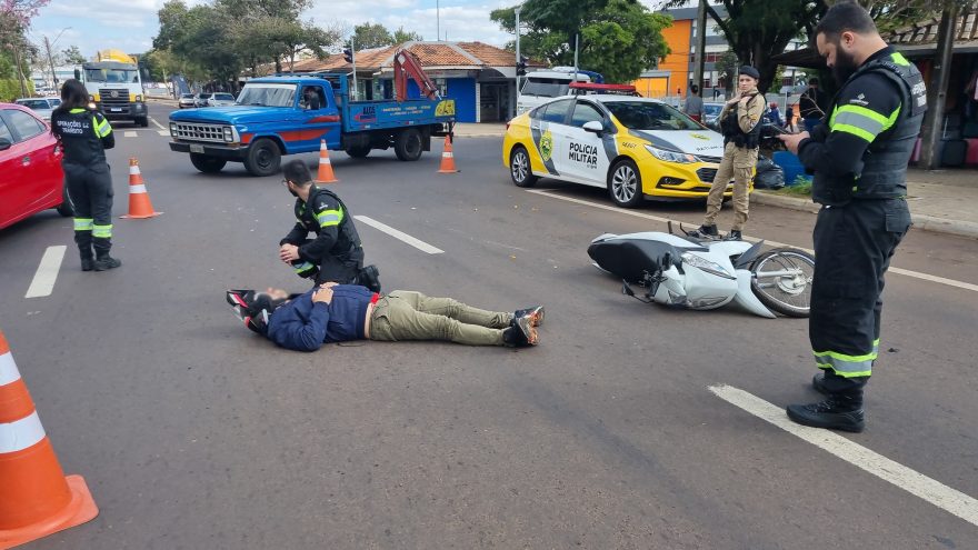 Motociclista fica ferido em acidente de trânsito ao lado do “paraguaizinho”, em Cascavel
