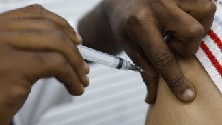Casos de Síndrome Respiratória Aguda Grave estão em queda, diz Fiocruz