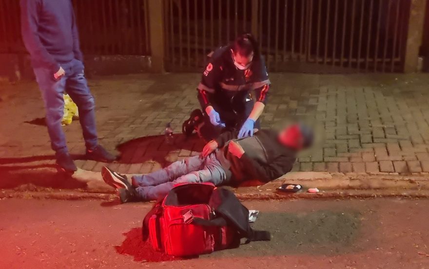 Idoso caído em via pública é socorrido pelo Samu no Bairro Parque São Paulo