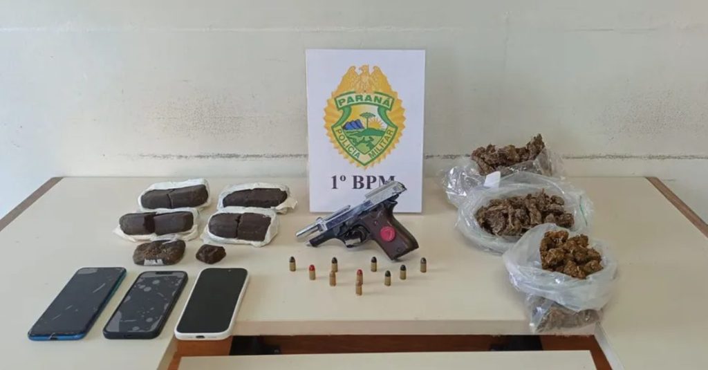 Polícia apreende pistola, munições e mais de 1,5 kg de drogas com adolescente