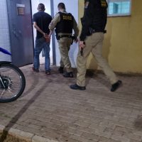 Imagem referente a Homem de 48 anos é detido após agredir esposa e ameaçar familiares com simulacro no São Cristóvão