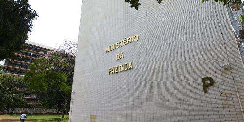 Ministério da Fazenda aumenta para 2,5% estimativa do PIB em 2025 Ministério da Fazenda aumenta para 2,5% estimativa do PIB em 2025