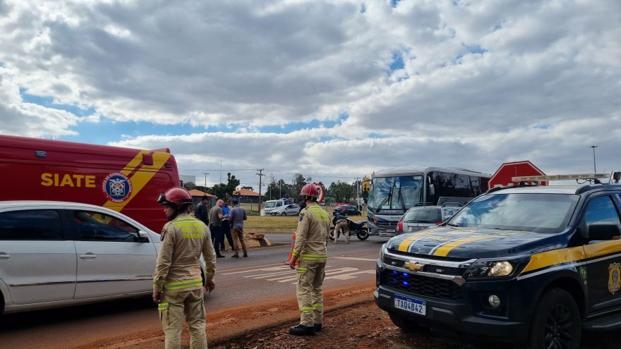 Motociclista fica ferido em acidente na marginal da BR-277, em Cascavel