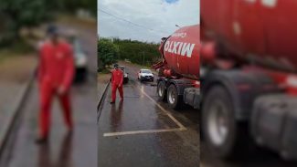 Após derramamento de concreto, empresa realiza limpeza de via no bairro Claudete e emite nota de esclarecimento