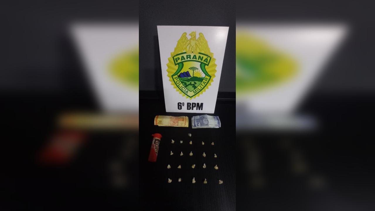 Menino de 14 anos é flagrado com 21 pedras de crack em Cascavel Menino de 14 anos é flagrado com 21 pedras de crack em Cascavel
