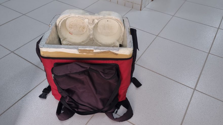 PM apreende Bag de motoboy abandonada em Cascavel; Conteúdo escondido surpreende, veja!