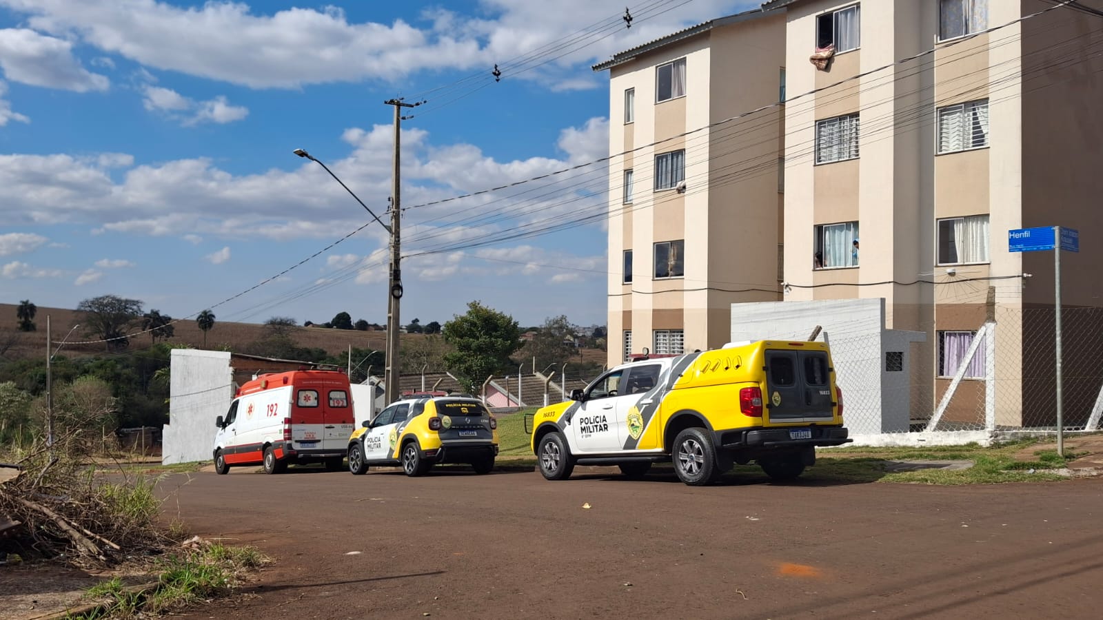 Samu e Polícia Militar atendem ocorrência de surto psicótico na Rua Henfil