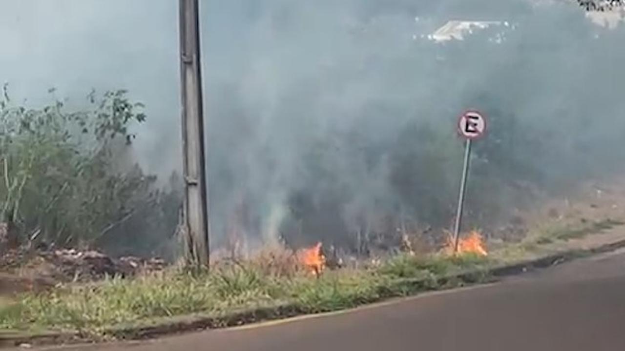 Incêndio atinge novamente área de vegetação no Santa Cruz e provoca transtornos