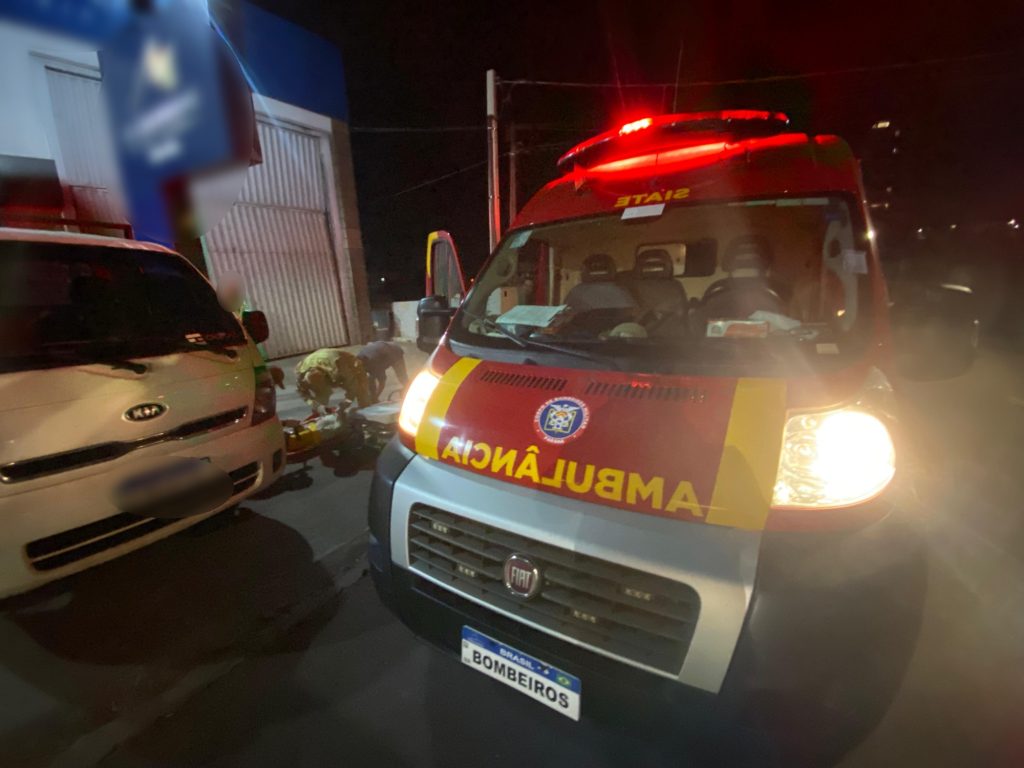 Vítima de agressão é socorrida pelo Siate na Rua Manaus