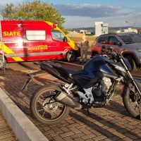 Imagem referente a Motociclista de 30 anos fica ferido após colisão com Jeep em Cascavel