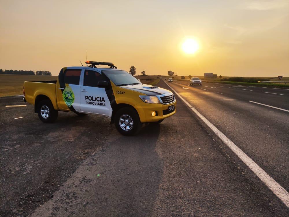 Bandidos armados roubam Hilux e fazem vítimas reféns, na BR-163