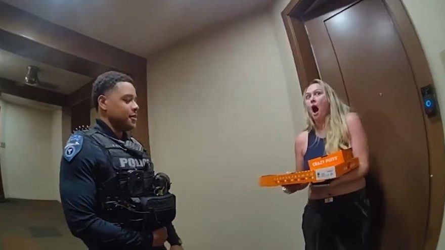 Policiais entregam pizza para cliente após prenderem motoboy em blitz