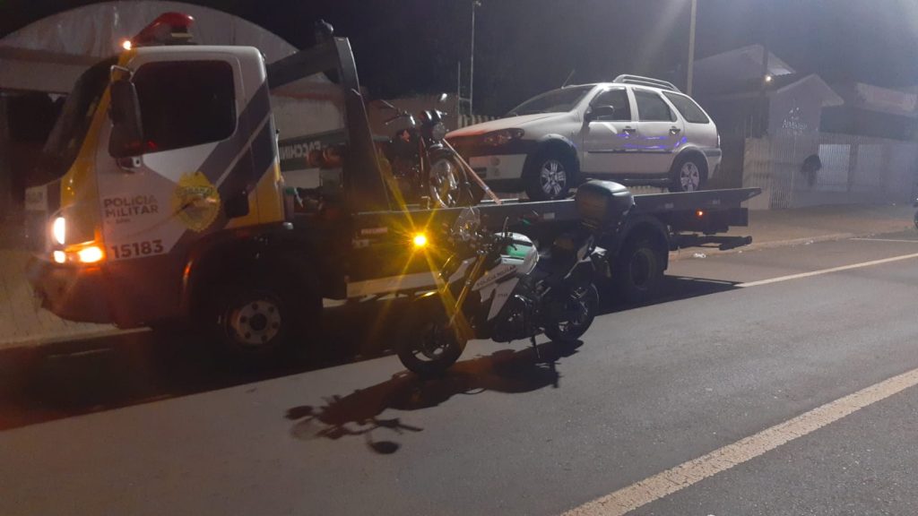 Dois carros e uma moto são apreendidos em operação de trânsito em Cascavel