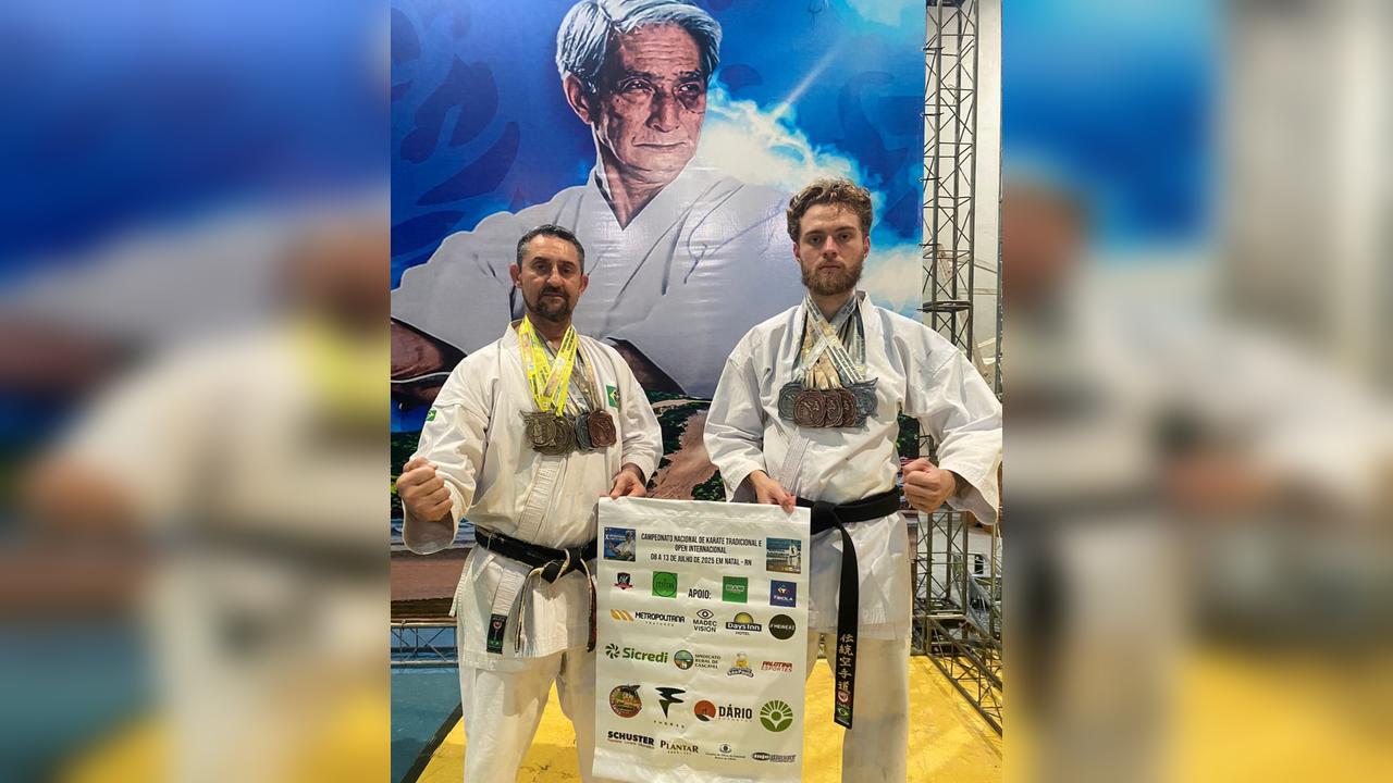 Cascavelenses conquistam 19 medalhas em campeonato nacional e internacional de Karatê Cascavelenses conquistam 19 medalhas em campeonato nacional e internacional de Karatê