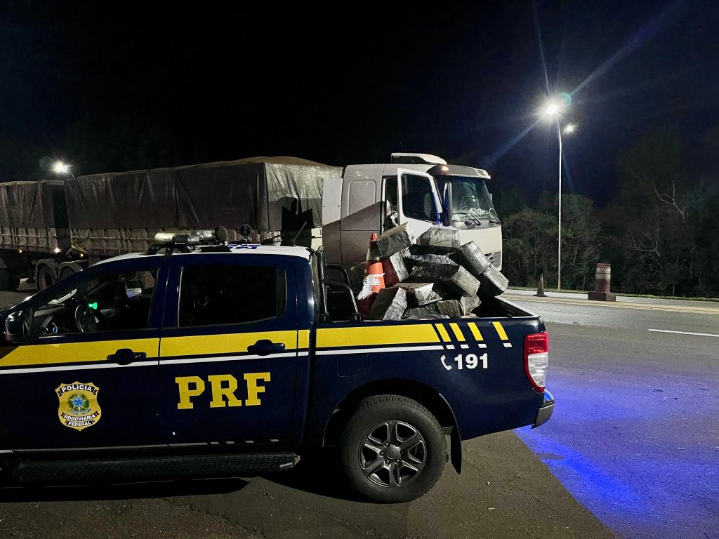Combate ao tráfico: PRF apreende 432 quilos de maconha na BR-277