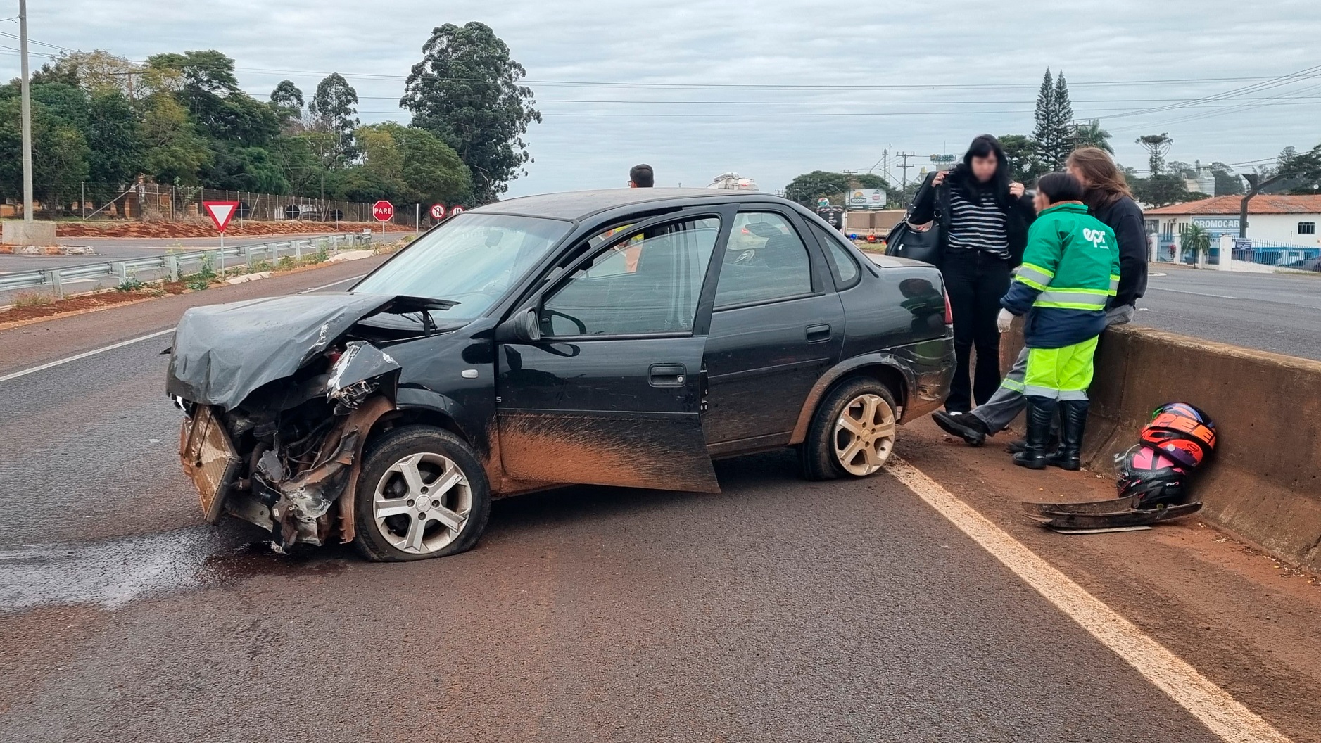 Classic roda na pista após forte acidente com caminhão na BR-277, em Cascavel