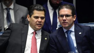 Chefes do Senado e da Câmara falam em união contra 
