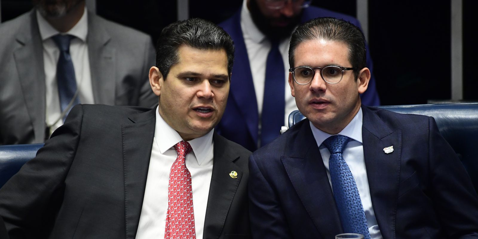 Chefes do Senado e da Câmara falam em união contra "agressão" dos EUA Chefes do Senado e da Câmara falam em união contra "agressão" dos EUA