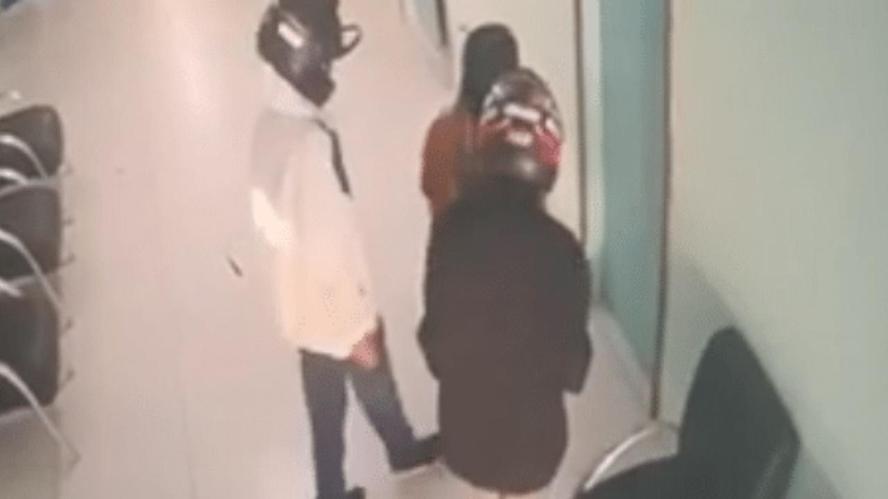 Ex-prefeito é baleado em consultório particular