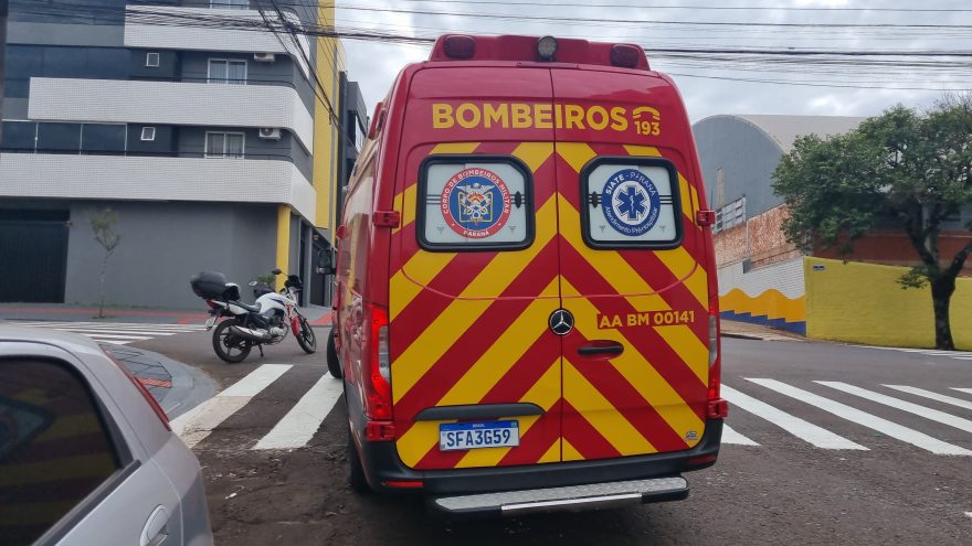 Motociclista é socorrido pelo Siate após sofrer queda no Centro