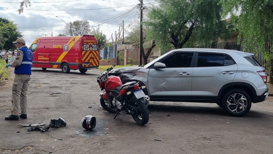 Motociclista sofre fratura em acidente no Bairro Universitário, em Cascavel