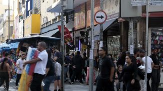 Pirataria é fiscalizada e combatida, dizem lojistas da 25 de Março