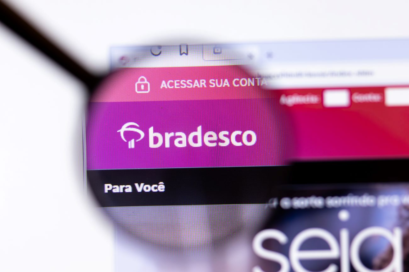 Dinheiro caiu, mas a assinatura era falsa! Justiça manda Bradesco devolver tudo em dobro para cascavelense Dinheiro caiu, mas a assinatura era falsa! Justiça manda Bradesco devolver tudo em dobro para cascavelense