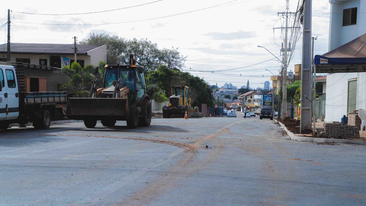 Com avanço da obra de reurbanização da Rua Rio da Paz, Transitar implementa rotas alternativas