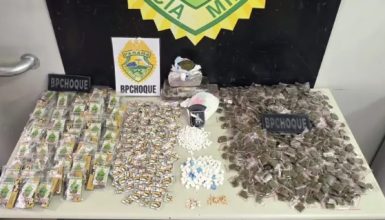 Imagem referente a “Traficante da unha de gel”: mulher e comparsas são presos com drogas em embalagens personalizadas