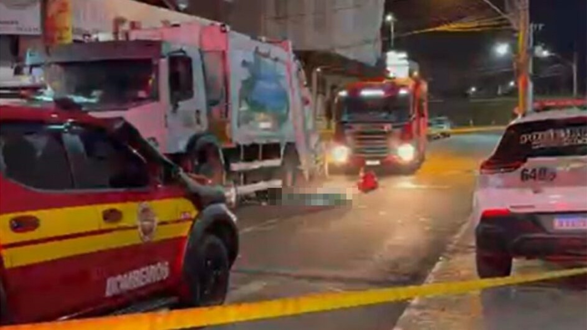 Homem morre atropelado por caminhão de lixo no Centro