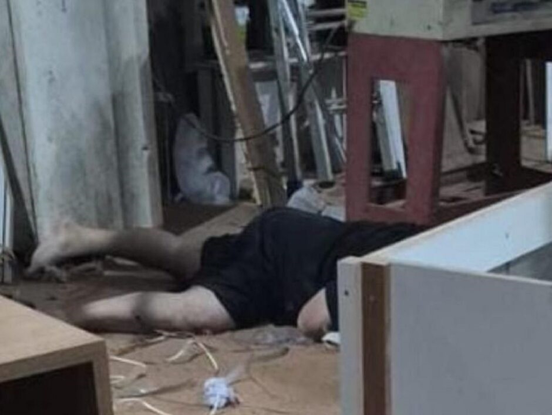 Assassino invade marcenaria e executa "Lalo" com dez tiros