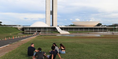 Imagem referente a Senado cria comissão para estreitar laços com Congresso dos EUA
