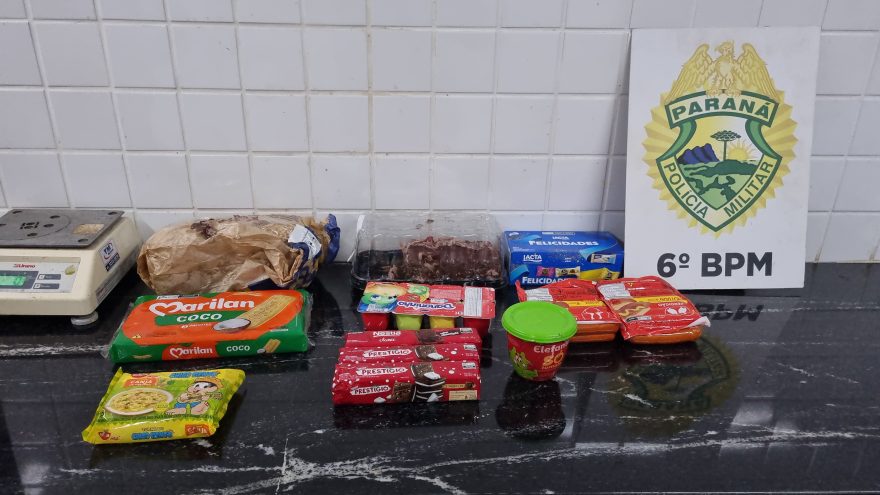 Janta cancelada! Homem de 41 anos é pego furtando pão e salsicha no mercado
