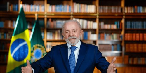 Em pronunciamento, Lula diz que tarifaço é “chantagem inaceitável” Imagem referente a Em pronunciamento, Lula diz que tarifaço é “chantagem inaceitável”