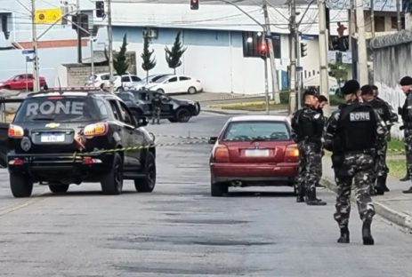 Homem procurado pela Justiça morre após atirar contra policiais da RONE durante perseguição