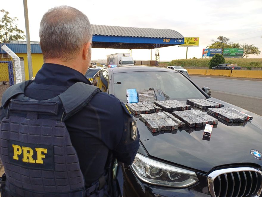 BMW X4 apreendida: PRF detém motorista que transportava medicamentos contrabandeados