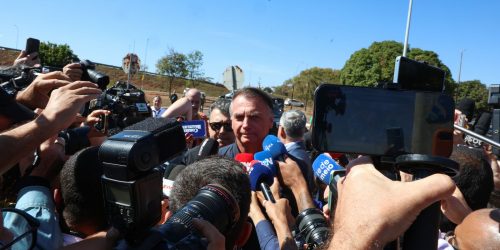 Maioria da 1ª Turma do STF vota por manter cautelares contra Bolsonaro Imagem referente a Maioria da 1ª Turma do STF vota por manter cautelares contra Bolsonaro