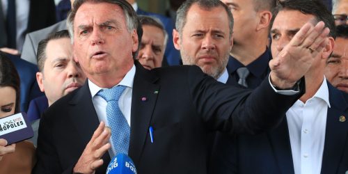 Imagem referente a Oposição classifica de arbitrárias medidas cautelares contra Bolsonaro