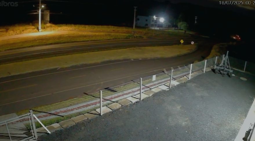 Câmera mostra acidente que tirou a vida de família na PR-280