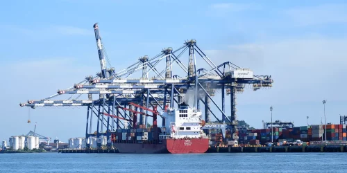 Imagem referente a Porto de Santos vive corrida de exportadores antes de tarifas dos EUA