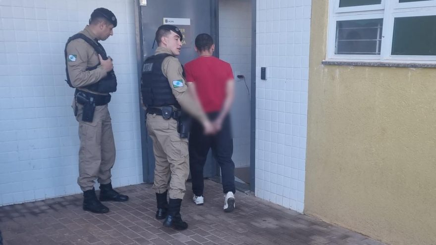Homem armado é detido no Bairro Alto Alegre