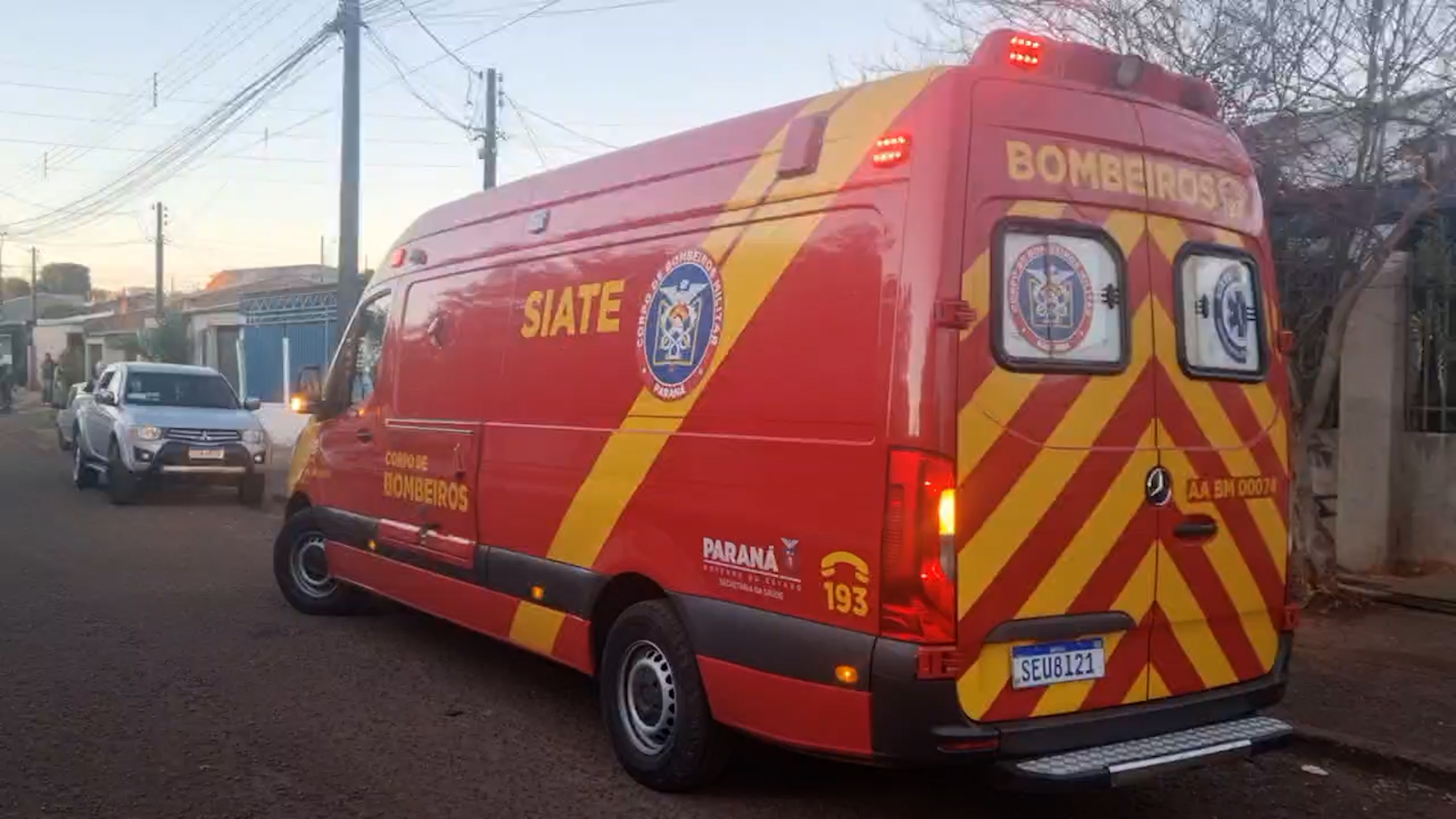 Idoso sofre queda em imóvel na Rua da Felicidade e fica ferido Idoso sofre queda em imóvel na Rua da Felicidade e fica ferido