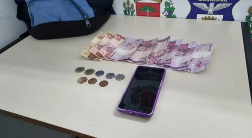 Mão-leve: Ladrão de celular é desmascarado dentro de ônibus