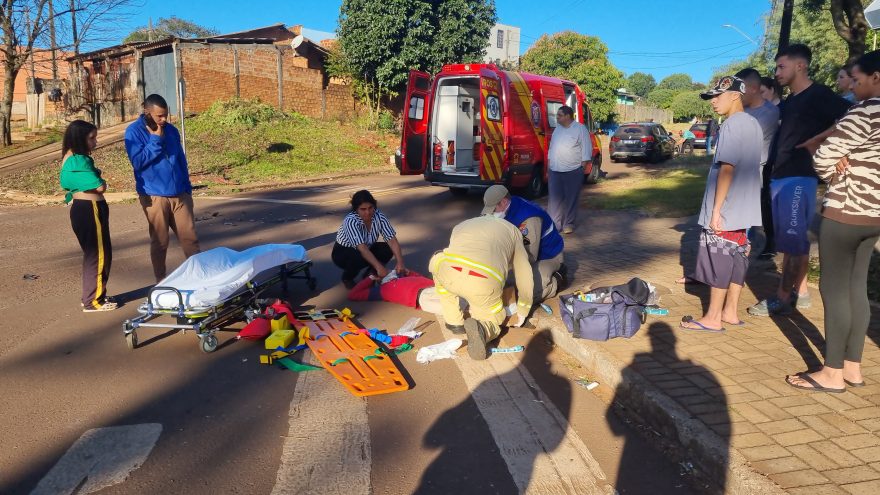 Motociclista tem lesão grave após colisão com BMW no Cascavel Velho