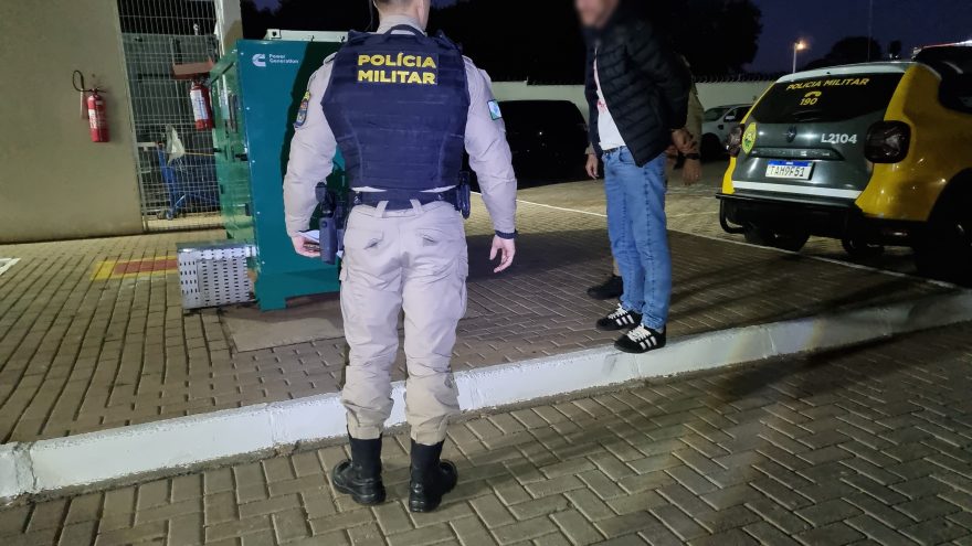 Após população alertar PM para motociclista com sinais de embriaguez, homem é abordado e detido