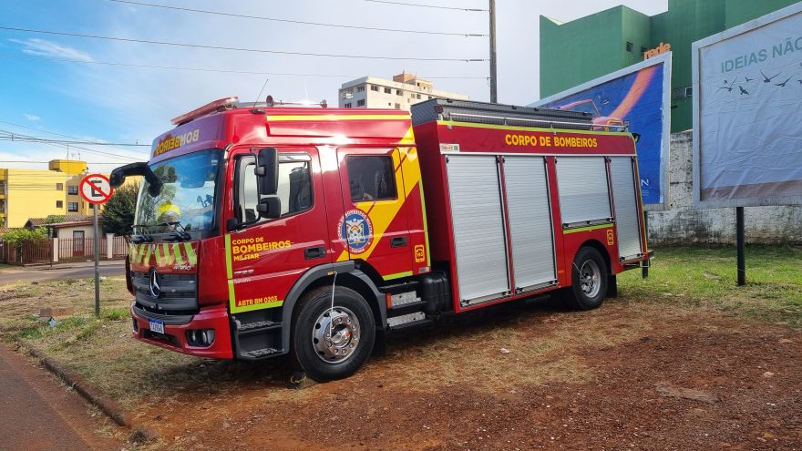 Bombeiros quebram churrasqueira de apartamento para resgatar gato no Centro